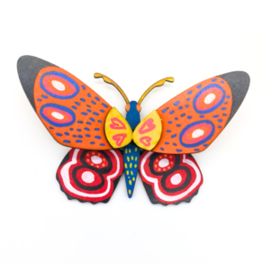 Mariposa pequeña colorida